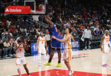 Towns logra su primer triple-doble en playoffs y los Knicks empatan la serie