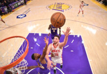 Los Rockets evitan de nuevo la eliminación frente a los Lakers