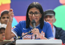 Presidenta interina de Venezuela anuncia aumento salarial de 26% a 240 dólares mensuales