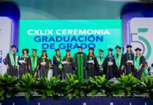 La UCE gradúa 915 nuevos profesionales en grado, posgrado y técnico superior