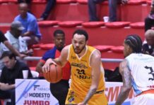 Los Metros debutan con holgada victoria ante los Titanes