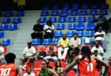 Quezada anota 34 puntos y conduce primera victoria de los Leones