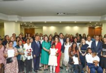 Supérate lidera alianza para graduar primer grupo de madres y padres en cuidados y apoyo a personas con discapacidad