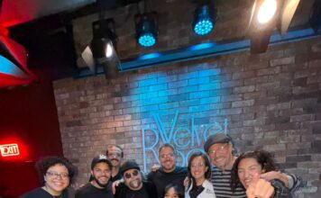 “Sí y Nights” consolida seis meses en cartelera con su formato de improvisación sin guión los martes en Velvet Room