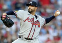 Austin Riley conecta 2 jonrones y Braves apalean a Phillies