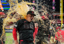 Un jonrón de dos carreras de Nathaniel Lowe deja tendidos a los Tigers en un loco 9-8