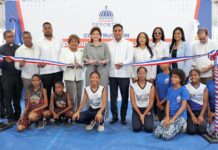 Vicepresidenta Raquel Peña y ministro Kelvin Cruz entregan renovado multiuso de Villa Liberación