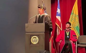 Bobby Valentín recibe honoris causa en Puerto Rico, su mayor reconocimiento profesional