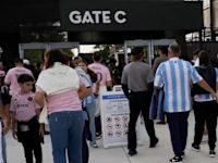Las nuevas ‘green cards’ en EEUU caen a la mitad y “permiten más detenciones migratorias”
