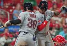 Martínez y Rocchio sacuden a Cardinales con jonrones en paliza de Guardianes