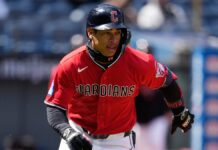 Sencillo impulsor de Rocchio en la 9na da a Guardians triunfo sobre Royals