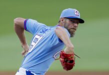 Dominic Smith pega jonrón y Braves respaldan a Chris Sale en paliza a Guardians