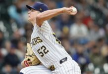 Joya de Kyle Harrison permite a los Brewers evitar la barrida con triunfo ante Pirates