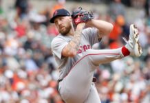 Medias Rojas anotan 10 carreras en la novena y aplastan 17-1 a Orioles