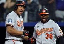 Leody Taveras pega su 1er grand slam y Orioles resisten para vencer a Royals en 12 entradas