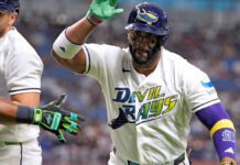 Díaz impulsa remontada ante Gil y Rays ganan continuando racha de derrotas de Yankees