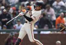 Roupp domina, Schmitt vuelve a dar jonrón y Gigantes vencen a Marlins