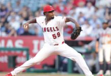 Soriano lanza ocho dominantes entradas y Angels vencen a Braves