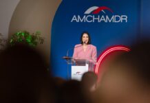 Primera dama Raquel Arbaje resalta las alianzas y la corresponsabilidad como claves para el desarrollo en almuerzo de AMCHAMDR