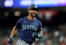 Rodríguez pega jonrón y Mariners amplían a ocho su racha récord ante Astros