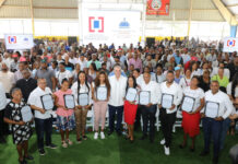 Presidente Abinader entregará títulos de propiedad, tres techados escolares y remozamiento de club Los Cachorros este domingo