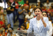Raquel Peña celebra a miles de madres durante jornada “Madres que Sostienen” en Santiago