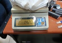 DNCD descubre dos maletas con tubos llenos de cocaína