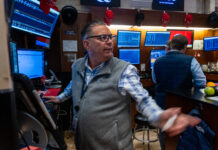 Wall Street cierra en rojo por la volatilidad del petróleo pese a marcar récords intradía