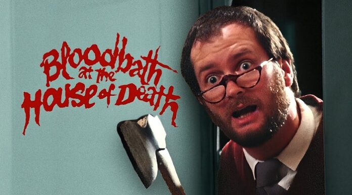 Flashback – Baño de sangre en la casa de la muerte (Bloodbath at the House of Death)