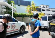 Ocho arrestados por cargamento de 1,670 paquetes de cocaína en Pedernales