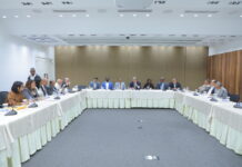 Diputados se reúnen con representantes de partidos políticos y de la JCE para analizar proyecto del voto electrónico