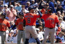 Astros sacaron las escobas en el Wrigley para extender mal momento de Cachorros