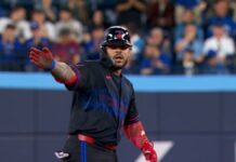 Gausman luce intratable y Azulejos explotan en la octava contra Piratas