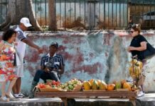 Trump afirma que Cuba “está pidiendo ayuda” y va a responder con diálogo
