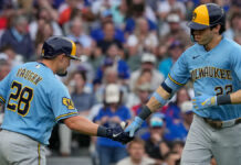 Jake Bauers pega jonrón e impulsa 4 carreras en triunfo de Brewers ante Cubs