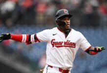 Ángel Martínez abre con jonrón y Guardianes vencen 4-2 a Angelinos