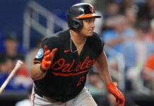 Basallo coquetea con el ciclo para impulsar a Orioles sobre Marlins