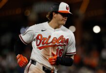 Weathers coquetea con sin hit, pero Orioles gana a Yankees con jonrón de 3 carreras de Mayo