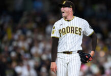 Lucas Giolito y 4 relevistas guían a Padres a blanquea a Athletics
