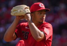 Buena apertura de Chase Burns y gran ataque en 5to inning ayudan a Reds a triunfar sobre Astros