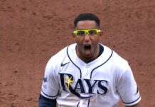 Con rally de cuatro en la octava, Rays remontan y barren a Orioles