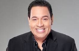 Tito Nieves prefiere la salsa de la calle, pero su lado romántico es el que “enamora”