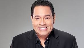 Tito Nieves prefiere la salsa de la calle, pero su lado romántico es el que “enamora”