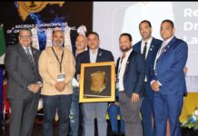Director del SNS recibe dos reconocimientos durante Congreso Internacional de Ortopedia y Traumatología