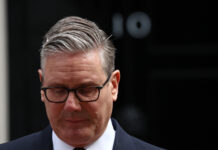 Starmer, un primer ministro tibio e impopular que dimite sin cumplir su promesa de cambio