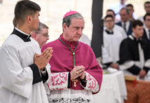El papa exhorta a los ‘lefebvrianos’ a evitar el cisma en la víspera de su desafío