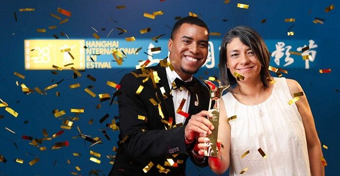 “Iluminada” de Colombia consigue el máximo galardón del Festival Internacional de Cine de Shanghai