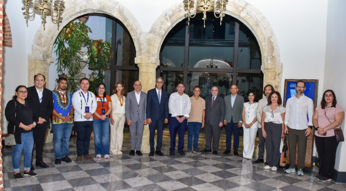 Ministros de Educación y Cultura centroamericanos visitan el Centro Cultural Taíno Casa del Cordón