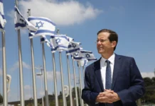 El presidente israelí alerta del antisemitismo al recordar la masacre de 1941 en Rumanía