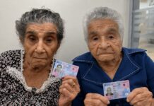 Mujeres de 99 y 101 años renuevan su cédula en SFM
